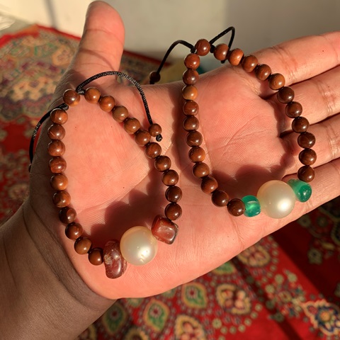 Charm Pearl Bracelet With Stone and kaukah Wood (2)