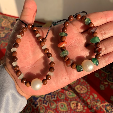 Charm Pearl Bracelet With Stone and kaukah Wood (1)