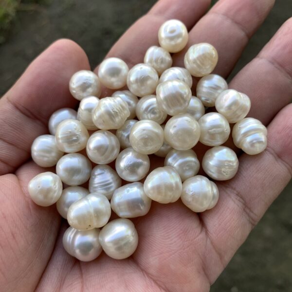 38 Pieces 10mm White Baroque South Sea Pearls (TCW-2)